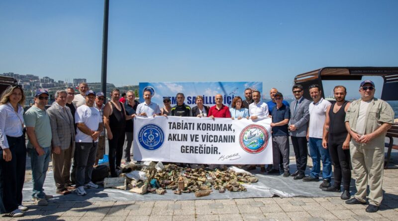 BÜYÜKŞEHİR’DEN GEMLİK’TE DENİZ DİBİ TEMİZLİĞİ