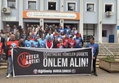 Gemlik’te Koza Kız Mesleki ve Teknik Anadolu lisesinde bir öğretmenin veli tarafından darp edilmesine Eğitim İş Sendikasından tepki geldi.