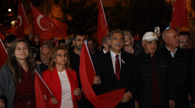 GEMLİK’TE ANADOLU’NUN RENKLERİ CUMHURİYET COŞKUSUYLA BULUŞTU