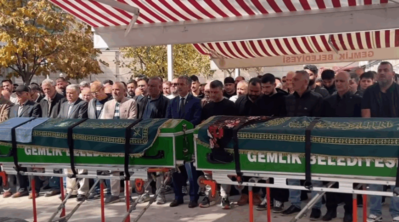 KOMŞUSU TARAFINDAN ÖLDÜRÜLEN YAŞLI ÇİFT SON YOLCULUĞUNA UĞURLANDI