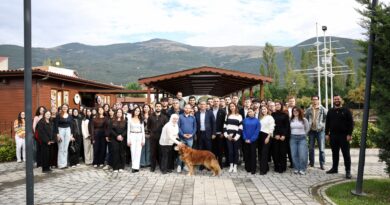 GEMLİK KENT KONSEYİ GENÇLİK MECLİSİ ÜNİVERSİTE ÖĞRENCİLERİYLE KAHVALTIDA BULUŞTU